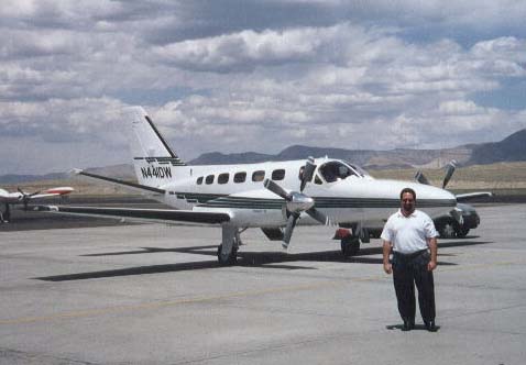 Brandon & Airplanec.JPG (24202 bytes)